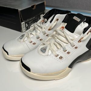 Nike Air Jordan XVII Croc, White/Black/Croc Print, Big Kids Size 5Y, USED